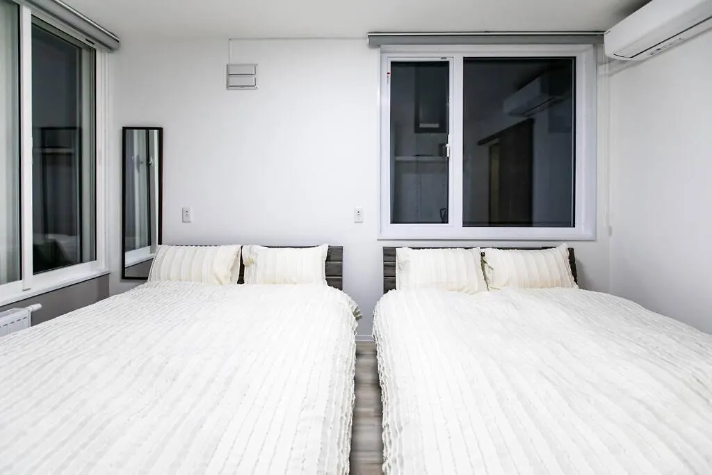 S9W13 Laboinn Large Private House Sapporo 0*,  Japan